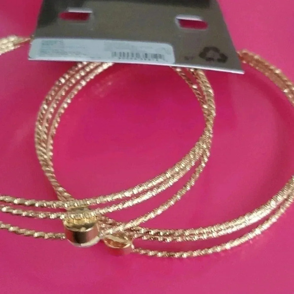 SUPER CUTE!!New huge earrings Selling lot of 2 - Picture 7 of 8